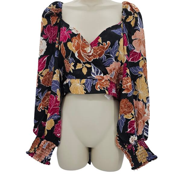 Band Of The Free Womans size M Camille Black Berry Floral Crossover Crop Top NEW - Picture 1 of 8